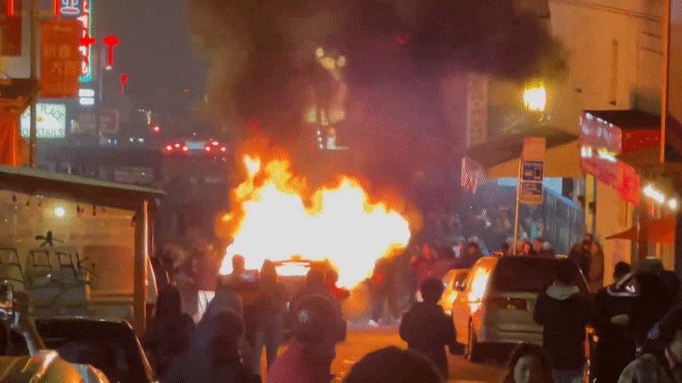 웨이모 차량 화재를 목격한 마이클 반디가 자신의 엑스에 게시한 사고 당시 영상. /엑스