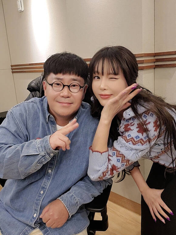 더에이치엔터 이미지