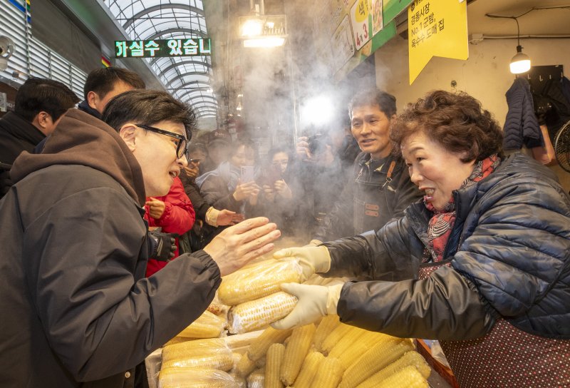 시장생닭 이미지