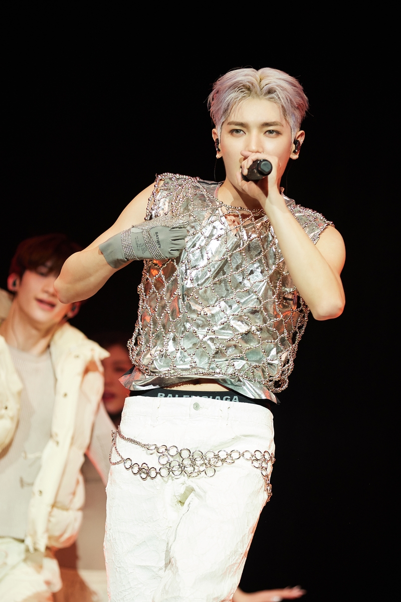 투어 문(TOUR MOON) 이미지