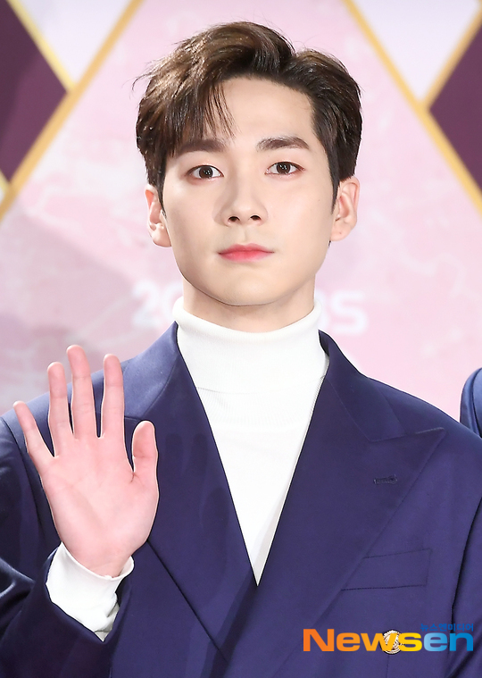 아론 이미지