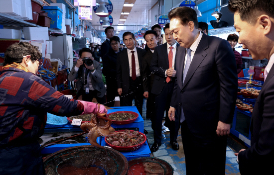 윤수산 이미지