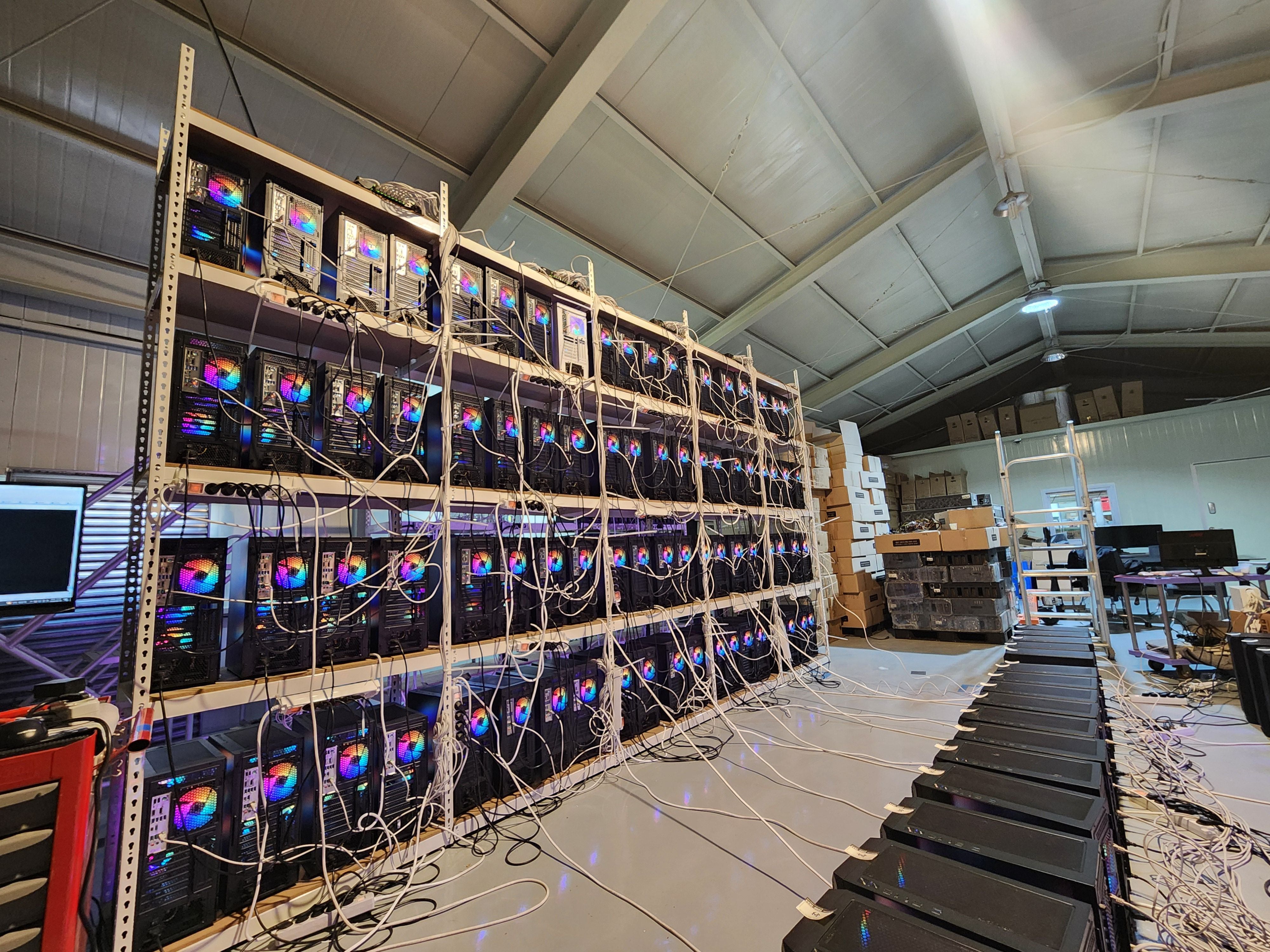 르포] “직접 캐서 팔자”… 전멸했던 가상자산 채굴장 부활했다