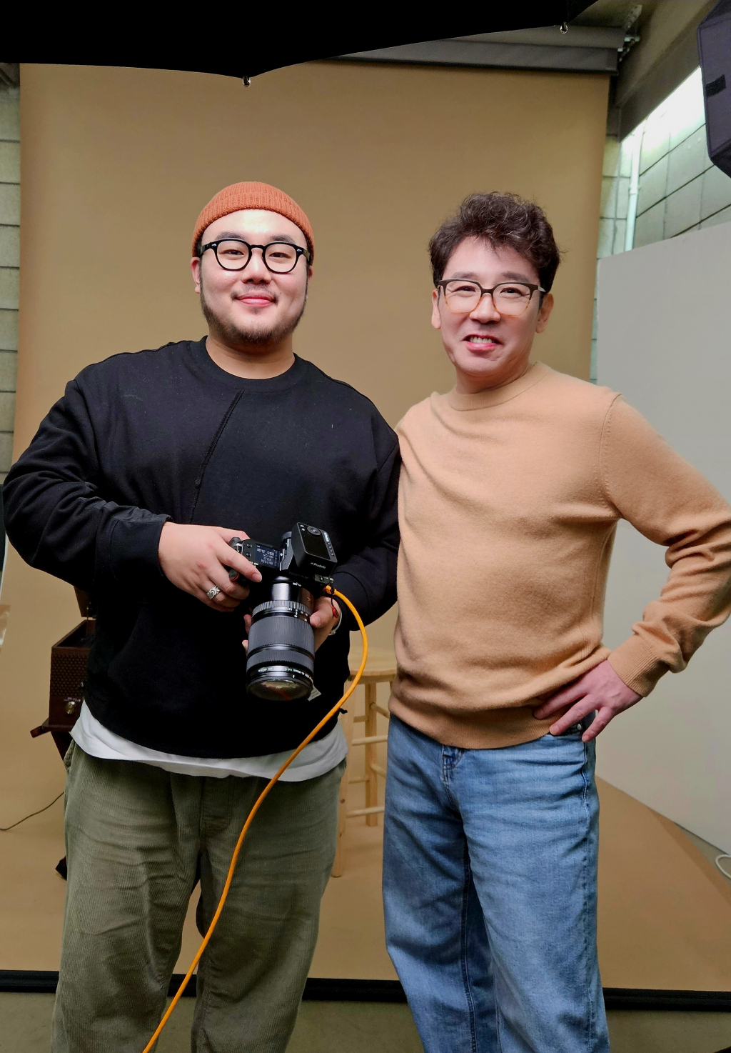윤스토리엔터테인먼트 이미지