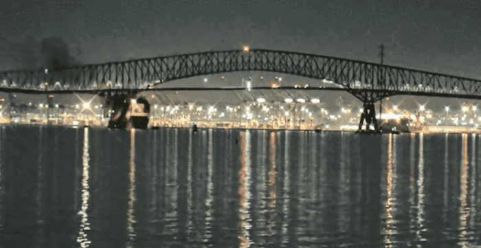 싱가포르 선박과 충돌한 미국 볼티모어 다리가 붕괴됐다. [영상 출처 = 엑스]