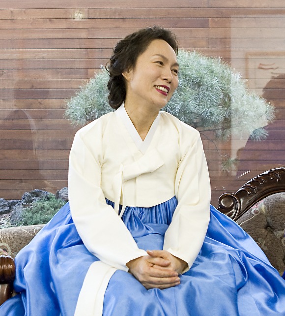 김혜순한복 이미지