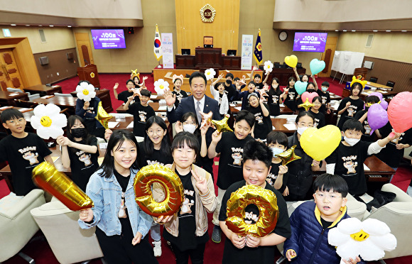 100회 이미지
