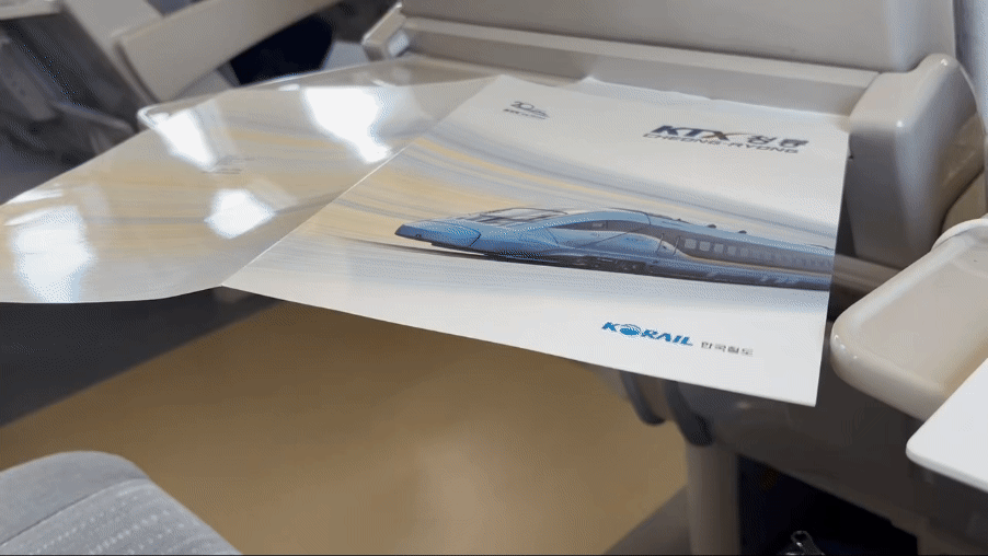 승객이 탄 칸에 동력장치가 있어도 소음과 진동은 크지 않았다. 고속구간에선 일부 흔들림이 있긴 했지만 KTX와 비슷한 수준으로 느껴졌다. /사진=김진수 기자