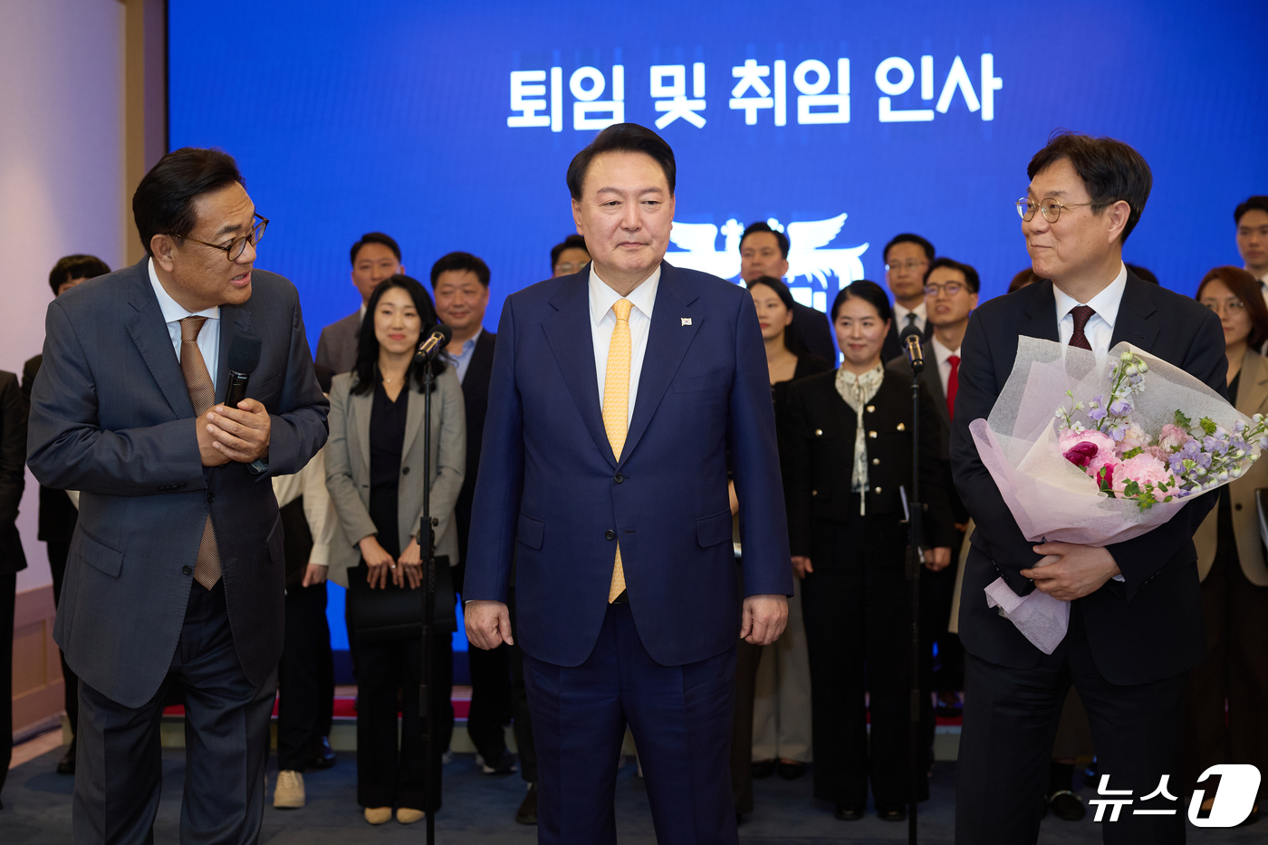 윤 이미지