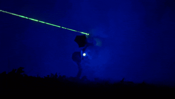 미국에서 온라인 판매를 시작한 화염방사기를 장착한 로봇 개 '써모네이터'. 사진=쓰로우플레임