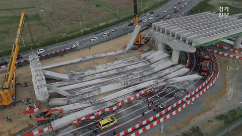 시흥 월곶 다리 공사 구조물 붕괴 사고 현장. 윤원규기자