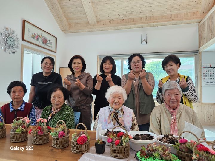 봄이살롱 이미지
