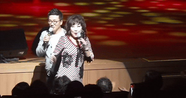 2016년 '유영재의 가요쇼' 공개방송에 출연한 가수 노사연과 아나운서 유영재./ 유튜브 뿡어랑