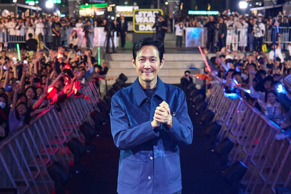 데이나이트컴퍼니 이미지