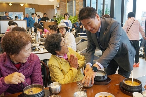 백년가게에프앤비 이미지