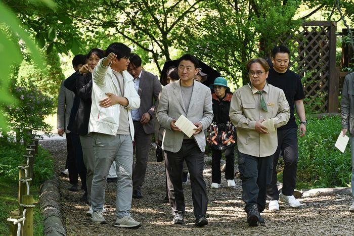 시장속의작은카페 이미지