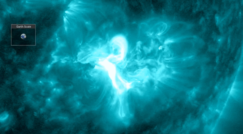 지난 10일 폭발하는 흑점 AR3664의 모습. NASA