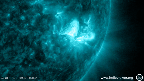 X5.8 태양 플레어를 폭발시킨 흑점 AR3664의 모습 (영상=NASA/SDO)