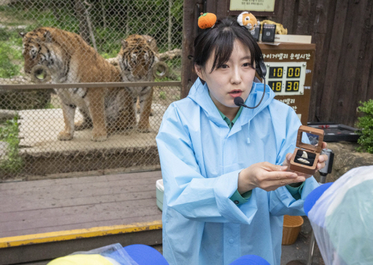 왁자지껄 사진 2