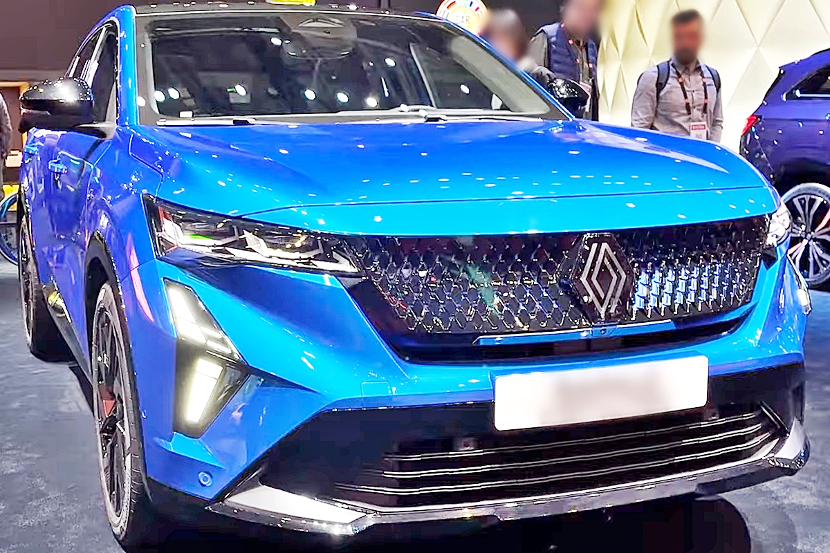雷诺推出全新SUV Rafale，首款AWD和PHEV版本引发网友热议(图1)