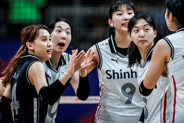 한국 여자 배구 '충격의' 세계 무대 30연패... 어쩌다 이렇게까지 무너졌나, VNL서 도미니카공화국에 0-3 완패
