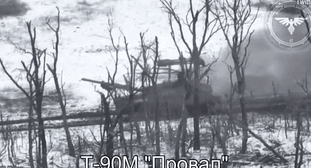 러시아군 주력 전차인 T-90이 우크라이나 전장에서 ‘디스코 헤드’로 불리는 결함으로 인해 포탑이 통제되지 않고 빙글빙글 도는 모습