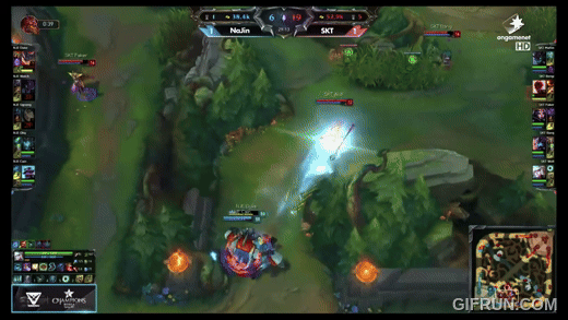 연이어 탑과 서포터까지 잡으며 쿼드라 킬을 기록한다(이미지=LoL e스포츠 공식 유튜브 발췌).