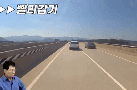 지난달 말 전남 남원 춘향휴게소 인근 고속도로에서 자율주행을 켠 상태로 수면과 함께 위험한 운전을 이어가던 한 싼타페 차량이 포착됐다. 당시 상황을 담은 지난 6일과 16일자  유튜브 채널 '한문철TV' 영상. [영상=한문철TV]