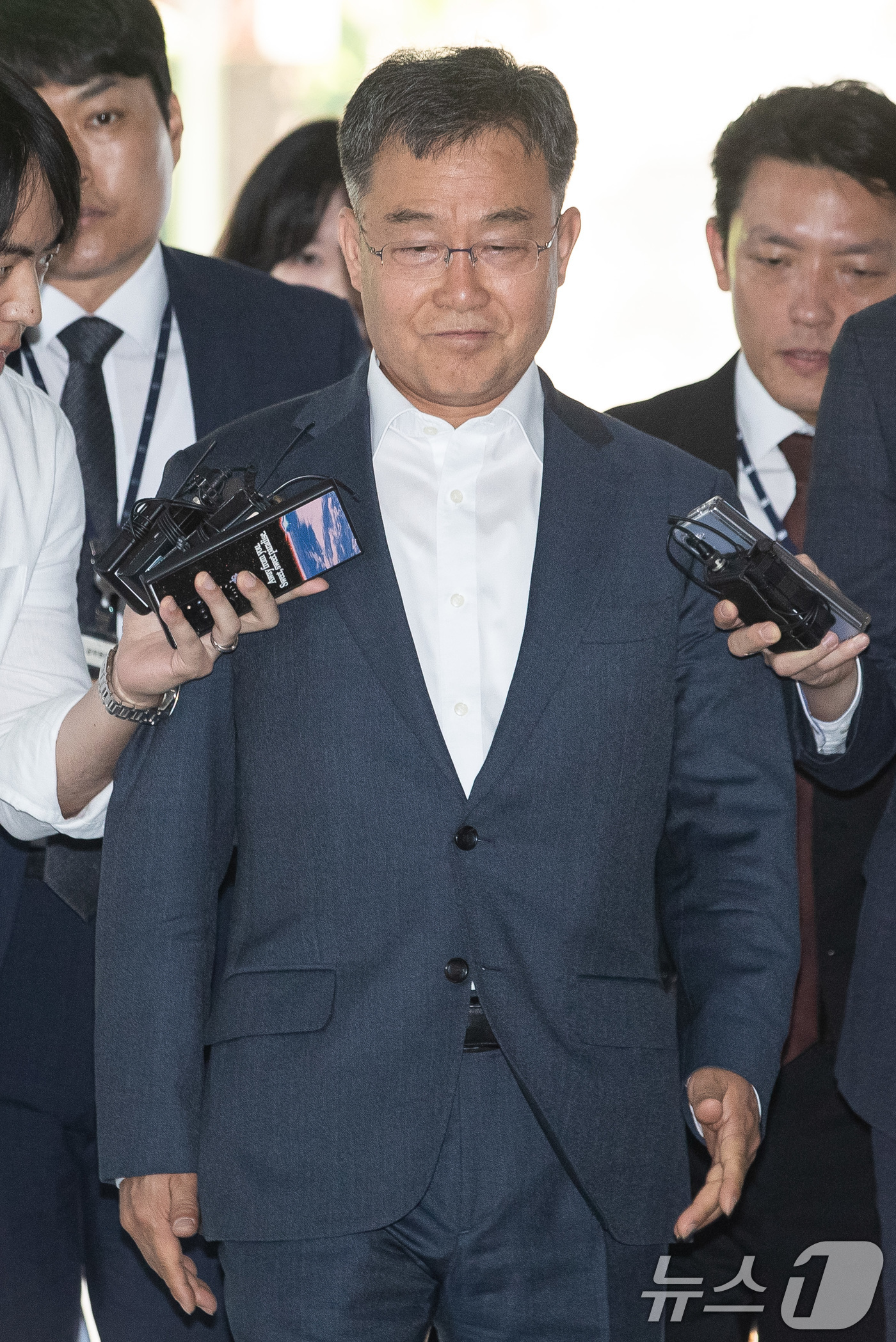 윤 이미지