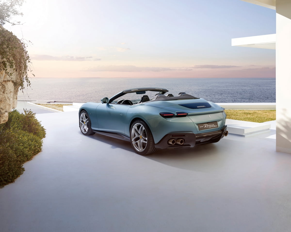 베일 벗은 페라리 첫 전기차“ 내년 출시 예정 가격은 7억5000만원