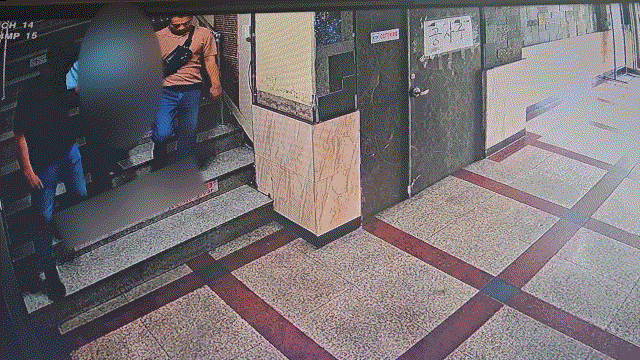 지난 19일 서울 강북구에서 피의자 A 씨가 경찰에 긴급 체포되는 모습. / 영상 = MBN