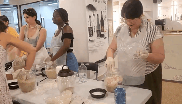 하피스트이자 한국에서 한달 살기를 하고 있는 미셸 패리스(Michelle Paris).