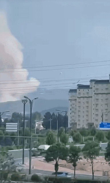 지난달 30일 오후 3시 40분경, 허난성 궁이시에서 민간 로켓기업인 스페이스 파이오니어의 로켓이 시험발사 도중 추락해 폭발 및 화재가 발생했다. 출처 웨이보