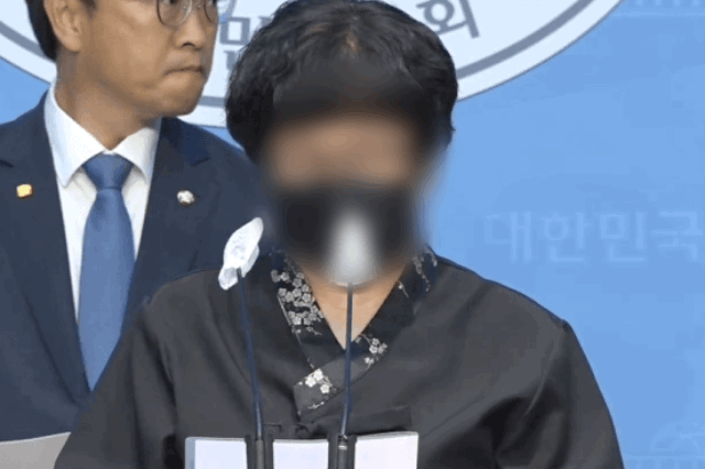 '전주페이퍼 청년노동자 사망사고' 유족. / 영상 = MBN