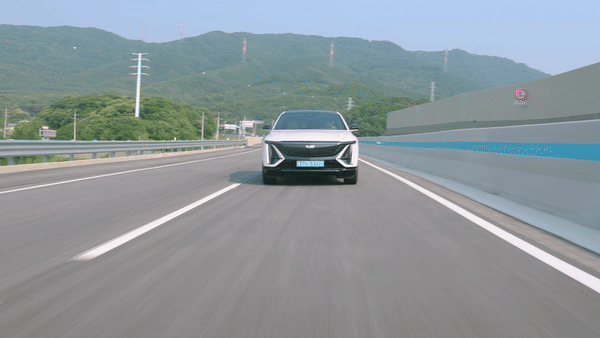 Cadillac’s Lyriq luxury EV finally landed in Korea. [GM KOREA]