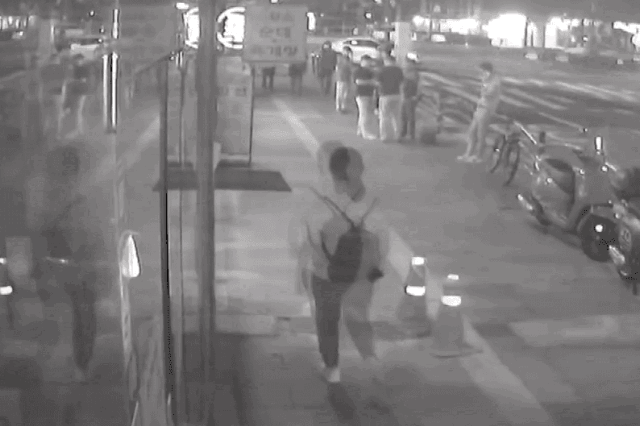 지난 1일 밤 서울 시청역 인근 대형 교통사고 당시 폐쇄회로(CC)TV 영상. MBN 보도화면 갈무리