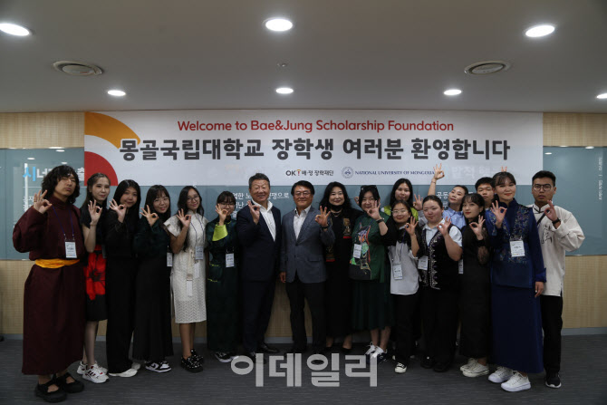 최윤 이미지
