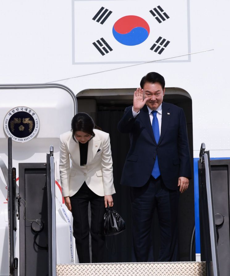 정상 인근 이미지