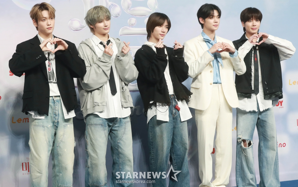투모로 21 이미지