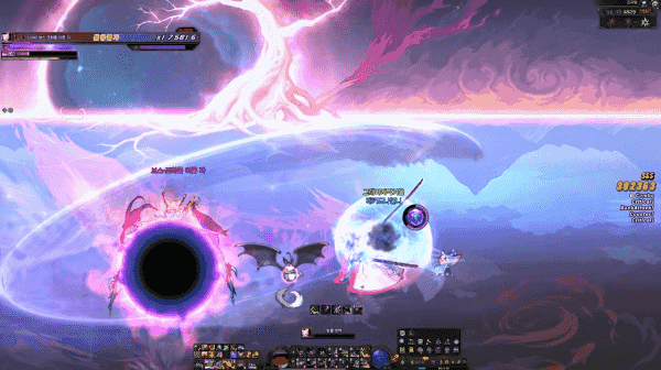 - 탄막 공격과 즉사 구체를 동시에 피해야한다