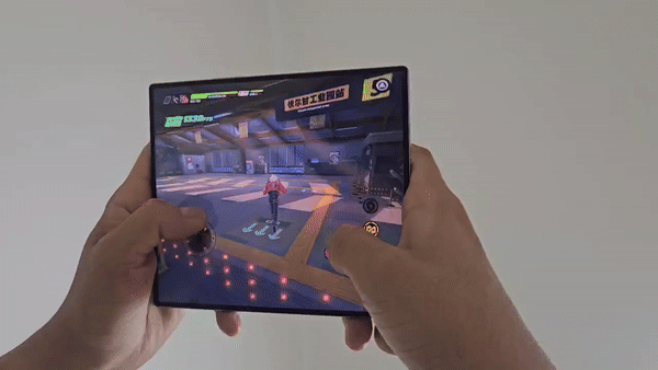 폴드6로 젠레스 존 제로 게임 실행 모습 (영상=지디넷코리아)