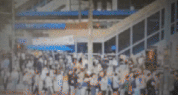 폭우로 운행이 중단되자 인파가 몰린 도봉산역 인근. [영상 출처 = 서울경찰 공식 유튜브 채널 갈무리]