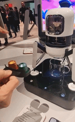 올해 초 미국 라스베이거스에서 열린 CES2024에서 공개된 LG전자의 캡슐 커피머신 ‘듀오보’. [촬영 =  방영덕 기자]