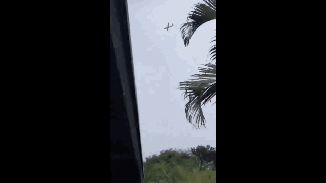 여객시 추락 당시 모습 〈영상=엑스 캡처〉