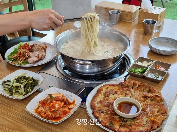 후루룩칼국수 이미지