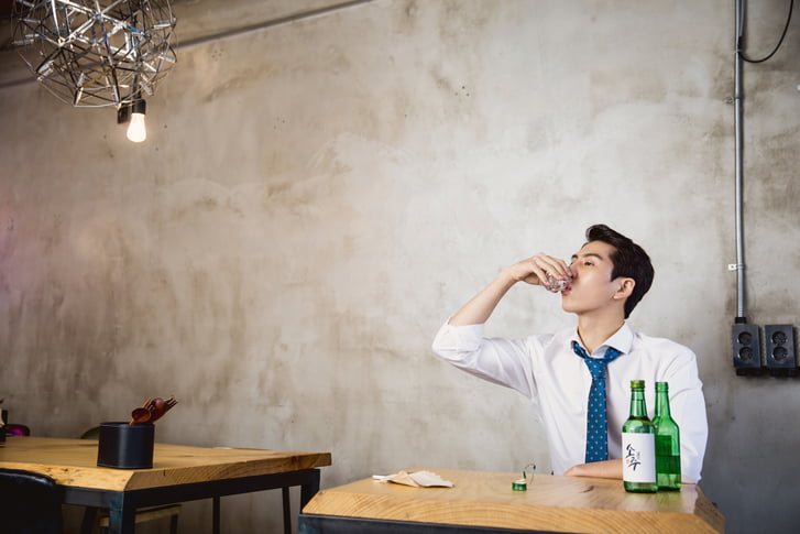 사람과가구 이미지