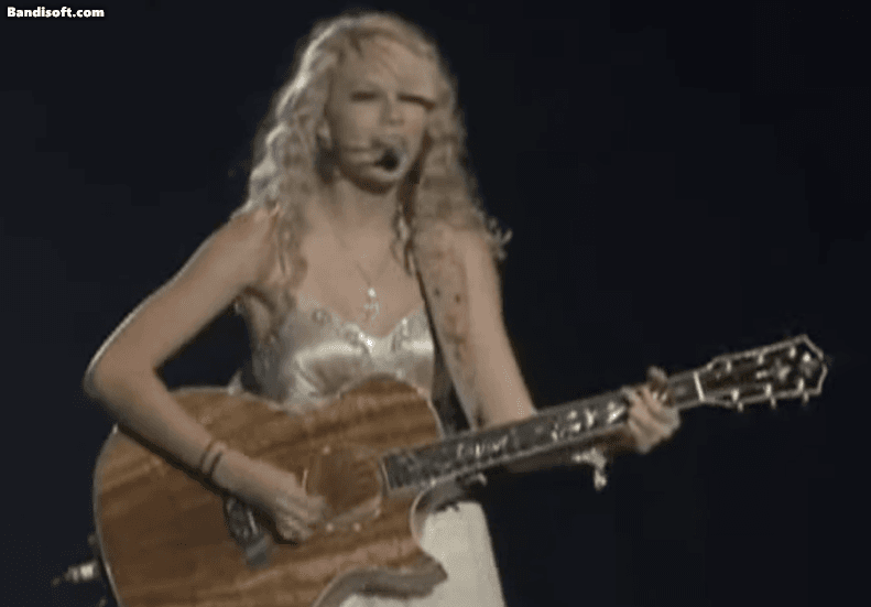 미국 테일러 스위프트의 데뷔 초기인 지난 2006년 공연 모습. [유튜브 영상 갈무리]