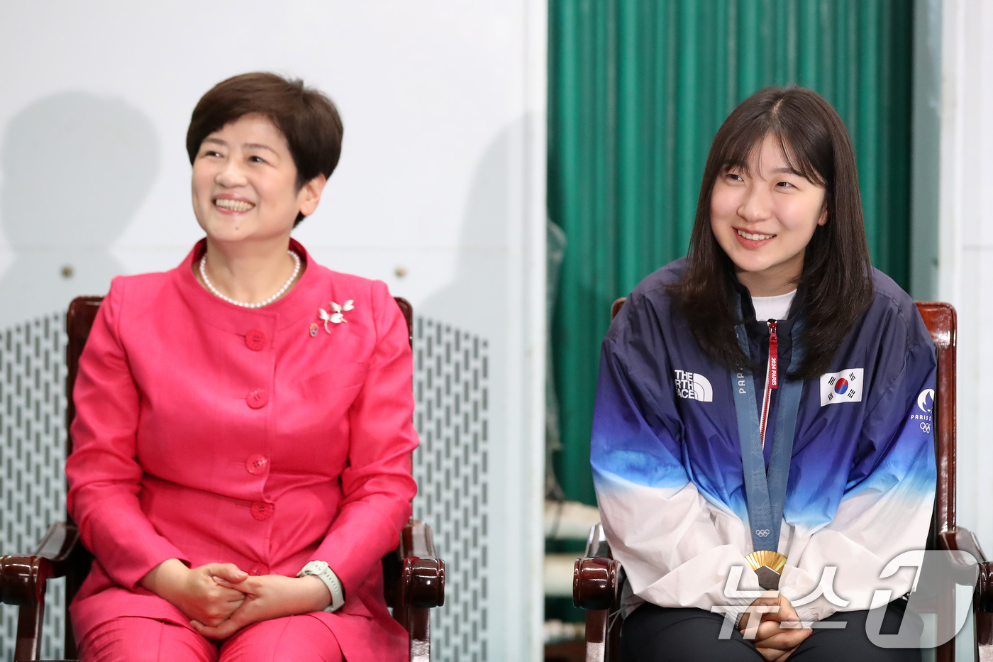 수줍은공기 이미지
