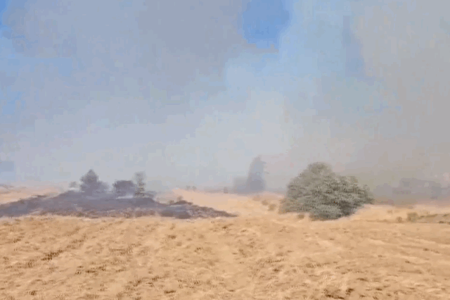 그리스 화재 진압하는 모습. / 영상 = 로이터