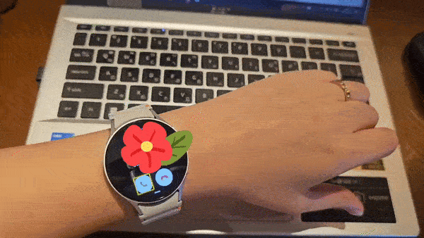 유니버설 제스처를 사용해 전화를 거절하는 모습 (영상=지디넷코리아)